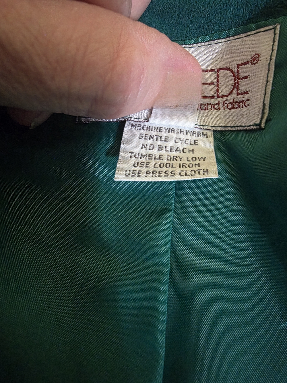 Ultra Suede Emerald Green Skirt Suit. Measures Small Closer To Size 12. - Picture 7 of 8
